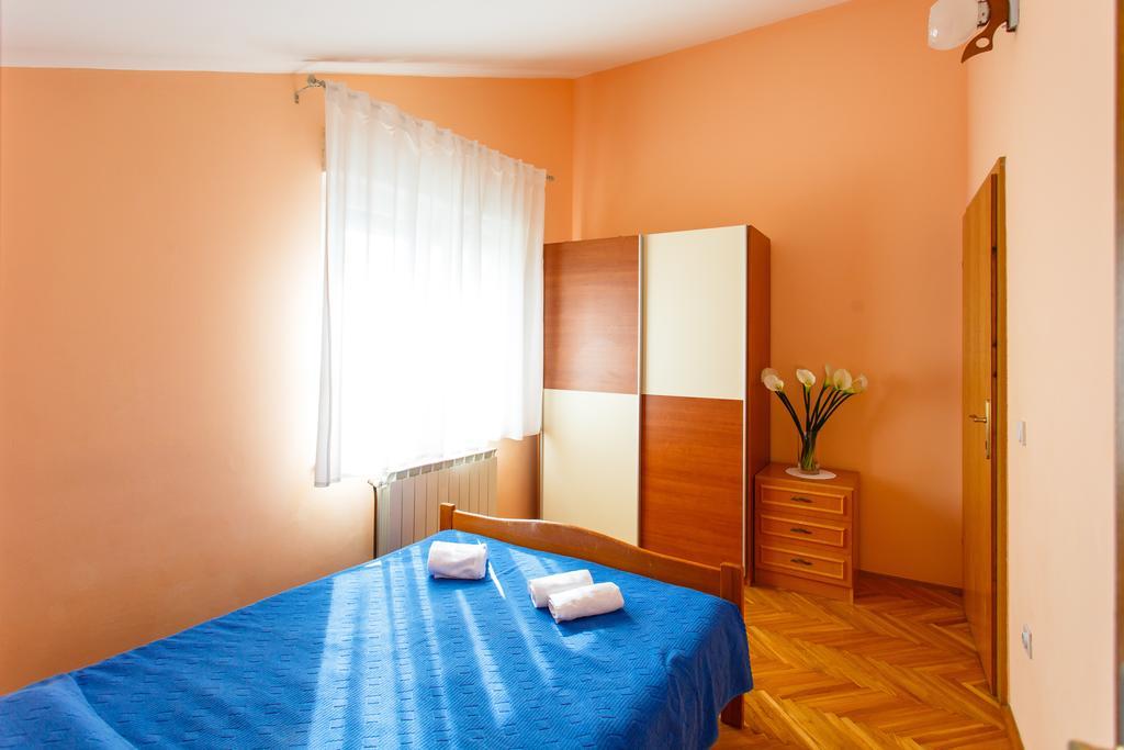 Filip Apartment オミシュ 部屋 写真