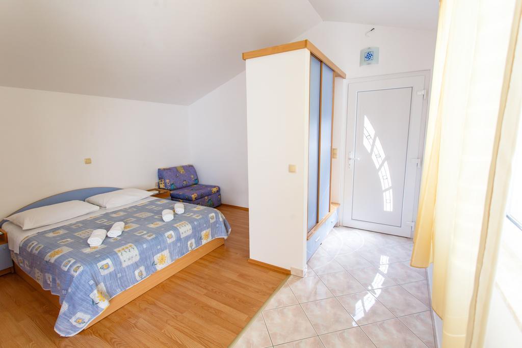 Filip Apartment オミシュ 部屋 写真